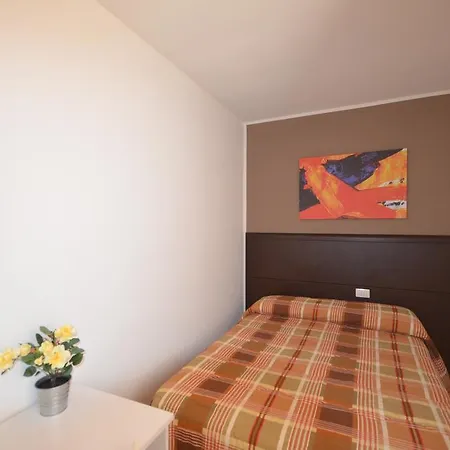Leonardo House 2 * Varenna