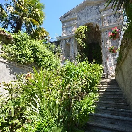 Leonardo House 2 *